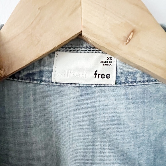 WILFRED | Chambray Tie Front Tee - Picture 3 of 4